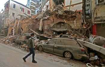 Una imagen muestra las secuelas de una explosión que arrasó la capital del Líbano.