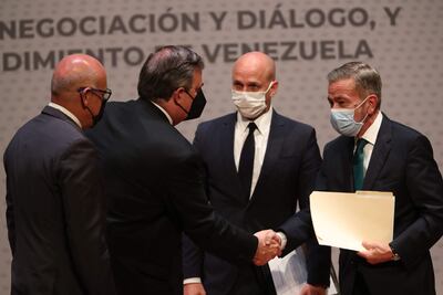 El presidente de la Asamblea Nacional de Venezuela, Jorge Rodríguez, el canciller mexicano Marcelo Ebrard; el director del Centro Noruego de Resolución de Conflictos, Dag Nylander, y el representante de la oposición venezolana, Gerardo Blyde Pérez, hablan hoy en la inauguración del proceso de negociación y diálogo en el Museo de Antropología e Historia de la Ciudad de México (México).
