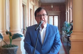 El director paraguayo de Yacyretá, Nicanor Duarte Frutos, al salir del Palacio de Gobierno.