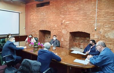 Reunión realizada ayer en entre gremios de Asimcopar y   los diputados Justo Zacarías (ANR, Alto Paraná), y Derlis Maidana (ANR, Misiones), sobre un proyecto de ley de incentivo para empresas.