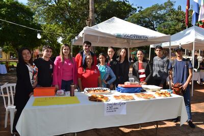 La tercera feria de emprendedores se realiza este sábado en la plaza San Roque González de Santa Cruz de San Ignacio, Misiones.