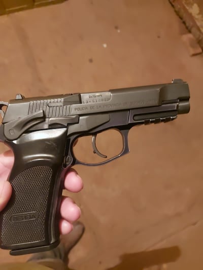 Arma incautada tras la detención de presunto asesino de menor de edad