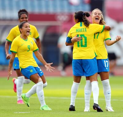 Integrantes del seleccionado femenino de Brasil, con su goleadora Marta (10).