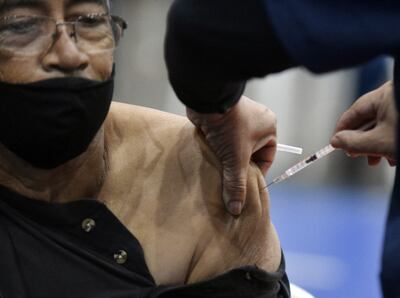 La vacunación seguirá el martes para nacidos hasta 1956, dice Salud.