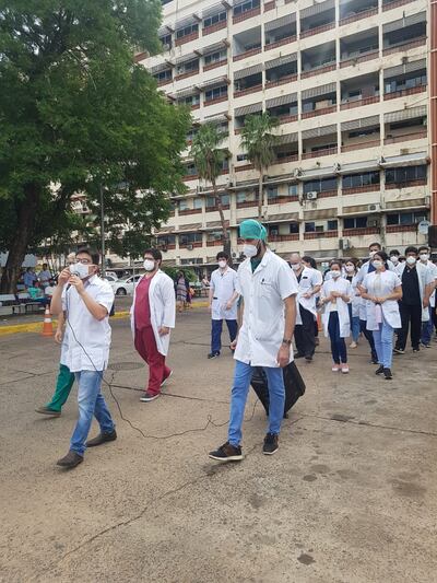 Médicos residentes del Instituto de Previsión Social (IPS).