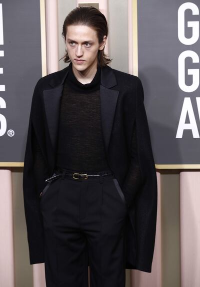 Percy Hynes White, el actor de "Merlina". fue acusado en redes sociales de abusar de menores de edad.