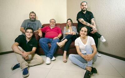 Equipo de be///akaruvicha que este año representó a nuestro país, en el FEPI logrando una medalla de bronce.