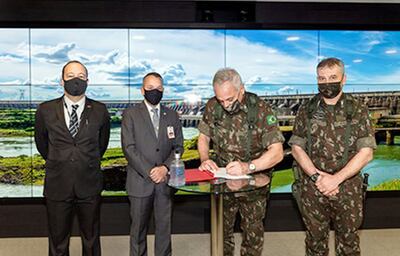 Itaipú y el Ejército de Brasil firmaron una alianza para fortalecer la seguridad en el embalse de la represa, informó la entidad en la margen izquierda.