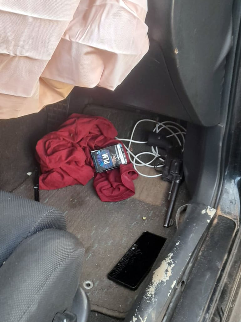 El revólver con el que supuestamente el barrabrava perpetró el atentado.