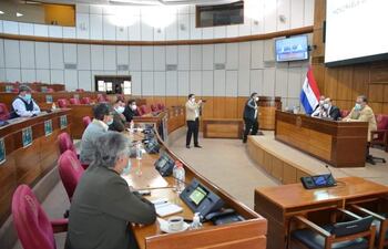 Dirigentes campesinos de San Pedro se reunieron hoy con el presidente del Congreso Nacional, piden legalización del cannabis