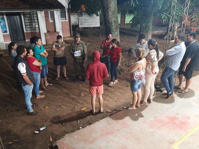 Durante la noche y madrugada se vivió momentos muy caldeado y con presencia policial se logró calmar los ánimos