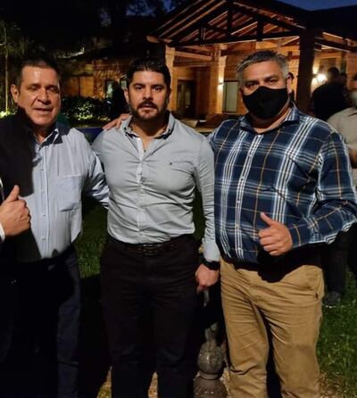 (De izquierda a derecha) César Ojeda, Óscar Rodríguez exintendente imputado y candidato al rekutú y Horacio Cartes expresidente.