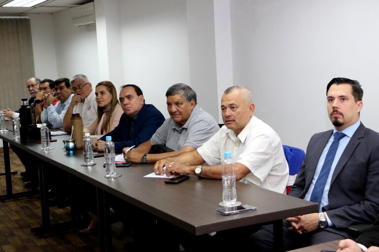 La mesa de trabajo solicitada por el Sindicato Nacional de Directores buscará la modificación de las resoluciones sobre normas de convivencia en las instituciones educativas.