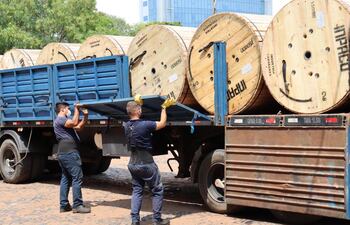Recepción de materiales para la ANDE.