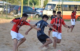 Libertad buscará sumar su segunda corona en la Etapa 3 de la atractiva Superliga de Fútbol Playa.