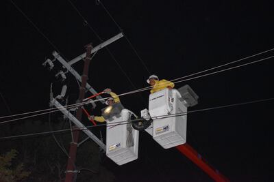 La fiscalía de San Antonio y la ande intervienen una cliptominería por conexión clandestina.