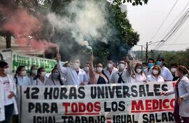 MOVILIZACIÓN PACÍFICA DE MÉDICOS EN CDE