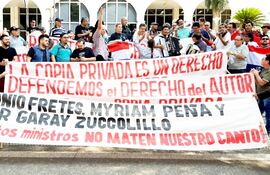 Artistas de distintos géneros y edades se sumaron a la manifestación.