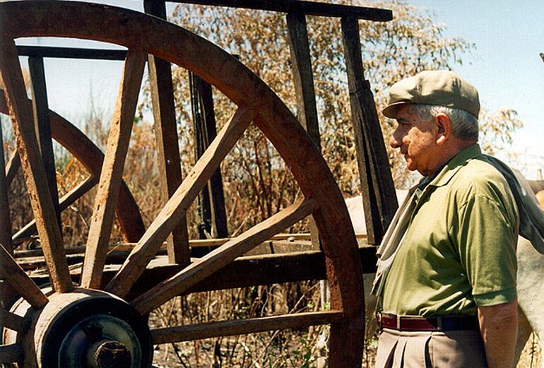 Augusto Roa Bastos protagoniza “El portón de los sueños”.
