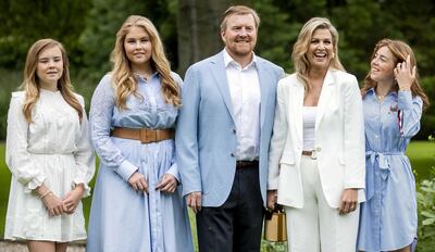 Familia real. Los reyes Willem Alexander y reina Máxima con sus hijas, las princesas Ariane, Amalia y Alexia posan para la foto oficial.