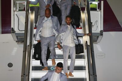 Neymar encabeza la delegación de Brasil, que aterrizó anoche en Qatar.