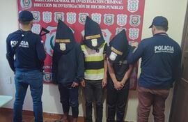 Los detenidos fueron trasladados a la sede del Departamento de Investigaciones Regional San Alberto.