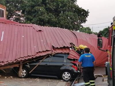 fugaz tormenta destechó cinco departamentos a la vez