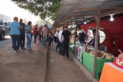 Durante este primer fin de semana hubo mucha venta en la Expo Frutilla, pero no todos respetan el protocolo sanitario.