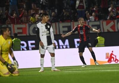 Robert Piris da Motta, (d) festeja el tanto que convirtió contra Tacuary por la décimo tercera jornada del torneo Clausura 2022 del fútbol paraguayo.
