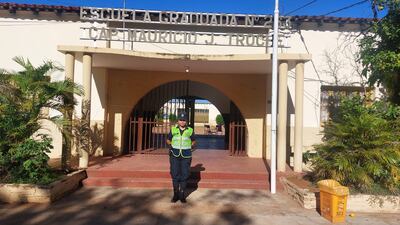 La Policía Nacional se encuentra brindando cobertura en los diferentes locales de votación en Asunción.