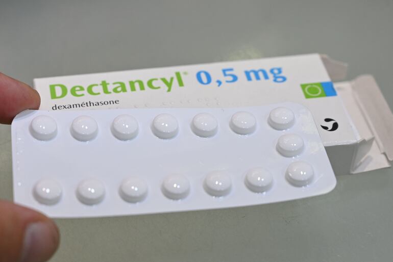 Una caja de Dectancyl, manufacturada por Sanofi con dexametasona.