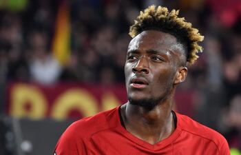 Tammy Abraham, delantero inglés que juega en la Roma.