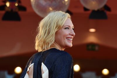 Cate Blanchett en la alfombra roja del Festival de Cine de Venecia.