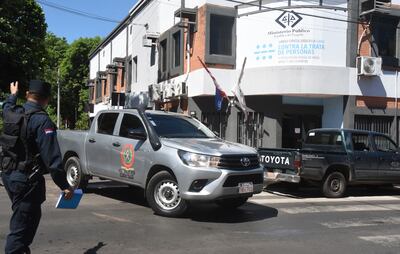 El traslado a la Fiscalía de la Unidad Especializada contra Trata de Personas a la hermana de los considerados líderes del grupo criminal autonombrado EPP se efectuó con fuerte seguridad.