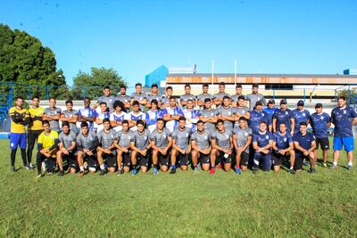 Componentes del plantel del Sportivo Ameliano, en "La Paila" (barrio Jara).