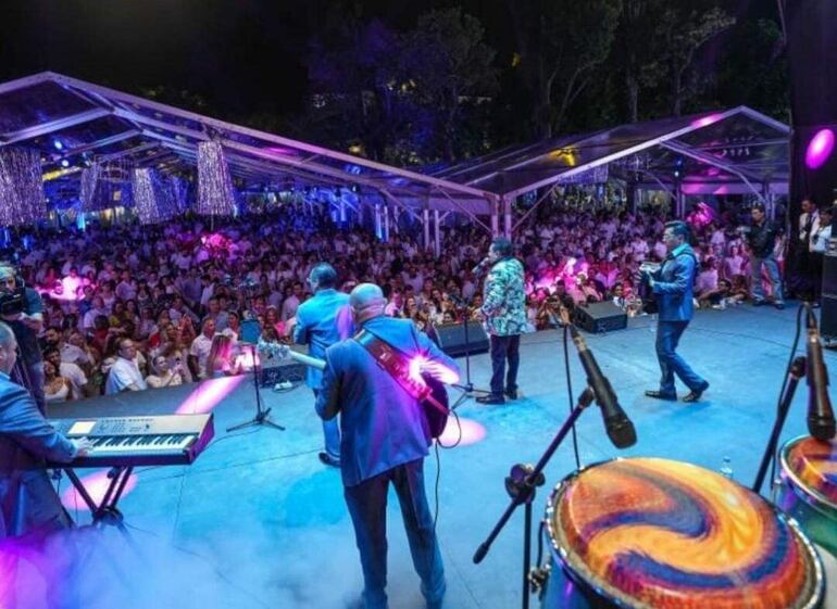 Fiesta de Año Nuevo del Club Centenario.