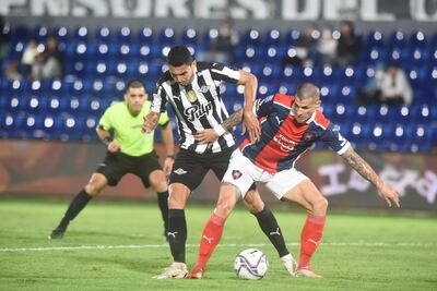 Cerro Porteño y Libertad se enfrentan en La Nueva Olla por la cima del campeonato.