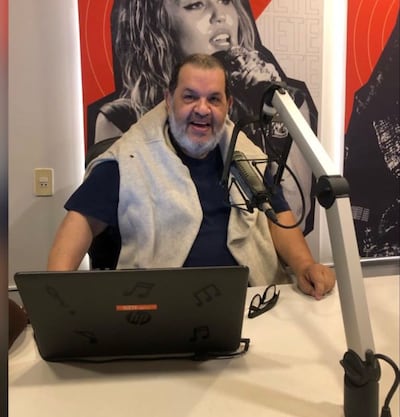 Beto Barsotti dedicó su vida entera a hacer radio y a través de esa labor a conectar a la gente con el arte, especialmente la música como el jazz, el blues y la música popular.