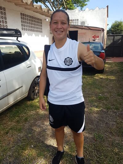 Rebeca Busto autora de un triplete en la goleada del franjeado ante Nacional/Humaitá por 9-2
