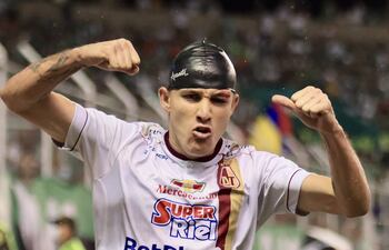 Gustavo Ramirez, paraguayo goleador del Tolima de Colombia.