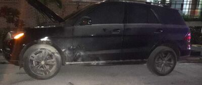 La camioneta que se incendió parcialmente en Encarnación.