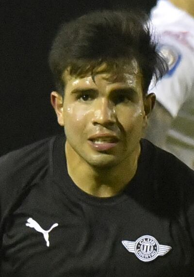 Hugo Javier Martínez Cantero (20 años), volante de Libertad.