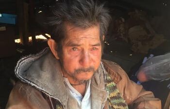 Antonio Caballero, en su precaria vivienda.