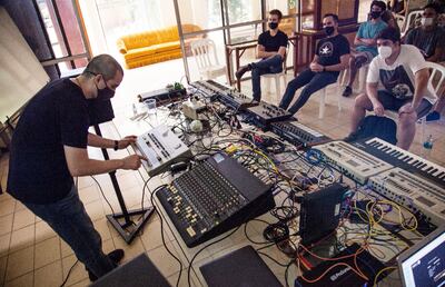 Los cursantes podrán tener a mano una gama importante de instrumentos y equipos.