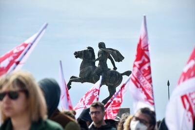 Manifestantes protestan en Tesalónica, Grecia, el pasado domingo.
