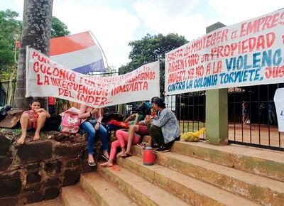 Desde hace semanas acampan frente a sede regional del Indert.