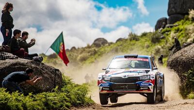 Fabrizio Zaldívar y Carlos Del Barrio siguen mejorando en el Rally de Portugal, avanzando al sexto lugar de la categoría WRC3.