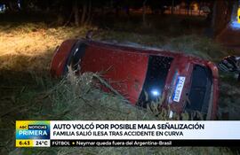Vehículo cae en una zanja sobre la autopista Ñu Guasu por falta de señalización