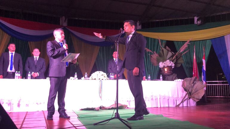 El intendente Roque Godoy (PLRA) juró por un segundo período en Presidente Franco.