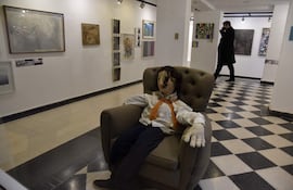 Instalación, pinturas, grabados, fotografías, esculturas y más se pueden encontrar en la muestra "Tiempos posibles", que estará durante todo agosto en el Centro Cultural "Manzana de la Rivera".